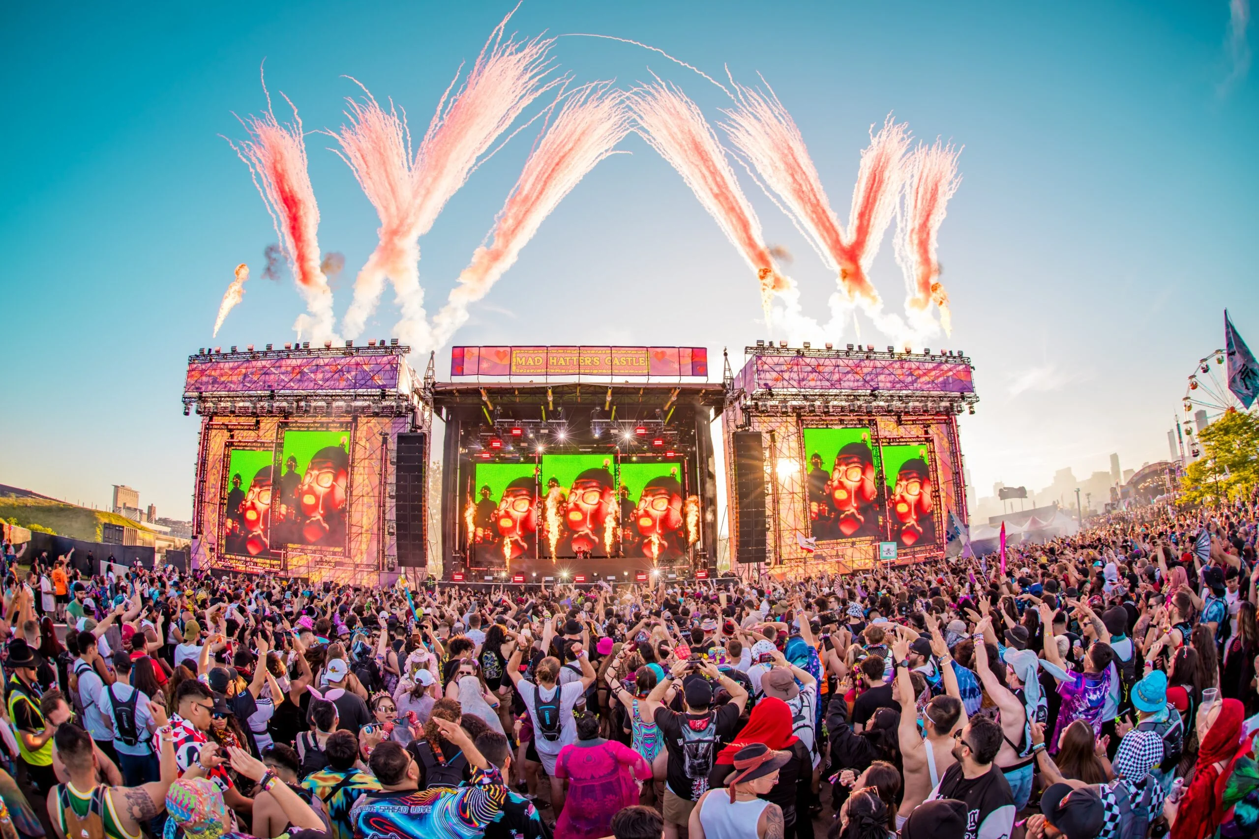 Beyond Wonderland Chicago 2025 festival atmosphere