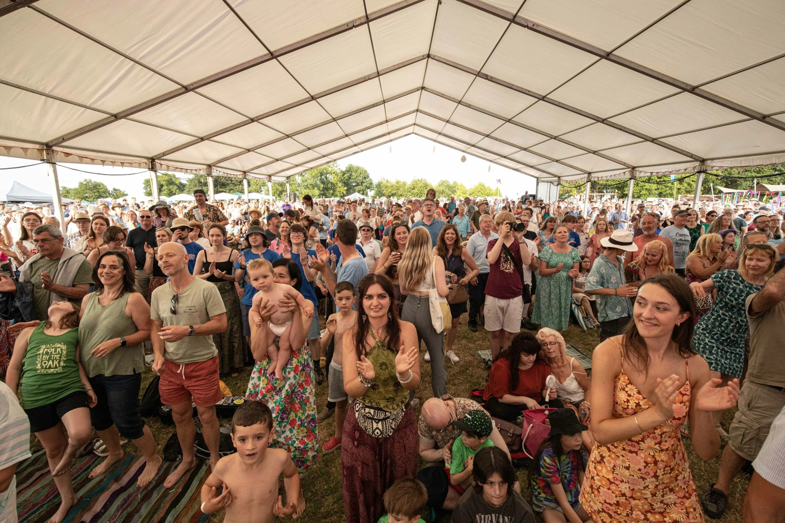 Folk by the Oak 2025 festival atmosphere