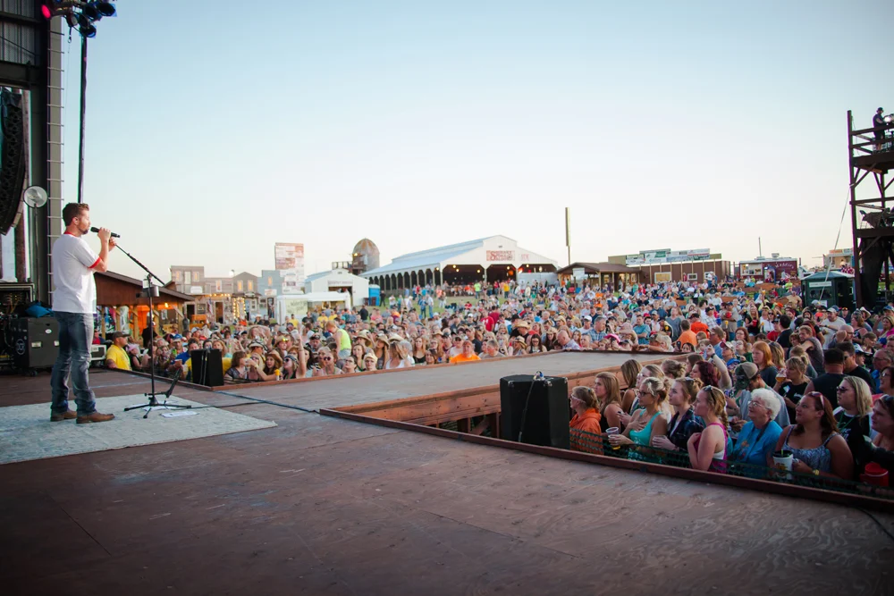 Kickn&#8217; Up Kountry 2025 festival atmosphere