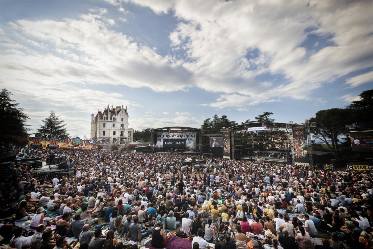 Les Déferlantes 2025 festival atmosphere