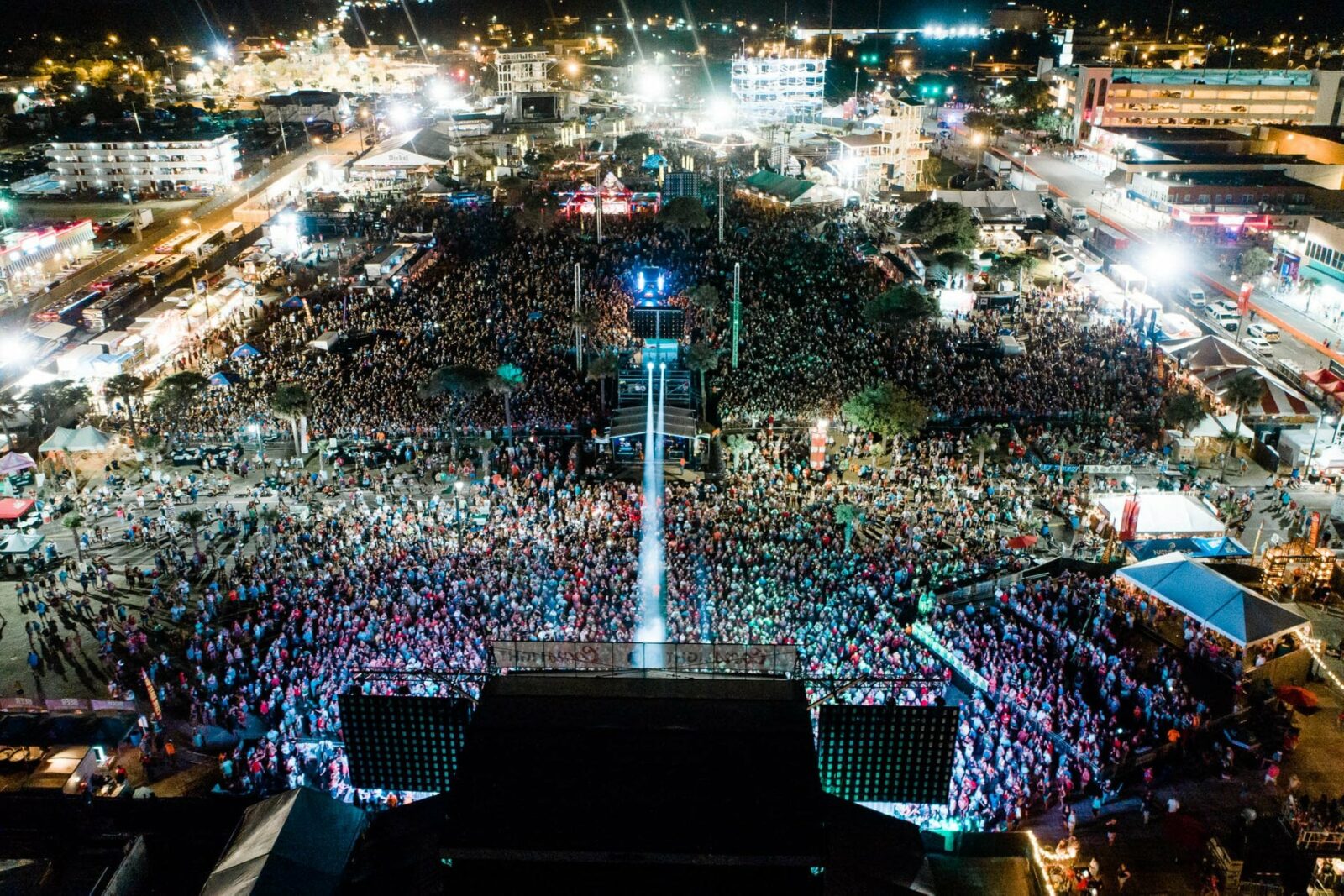 The Country Fest 2025 festival atmosphere